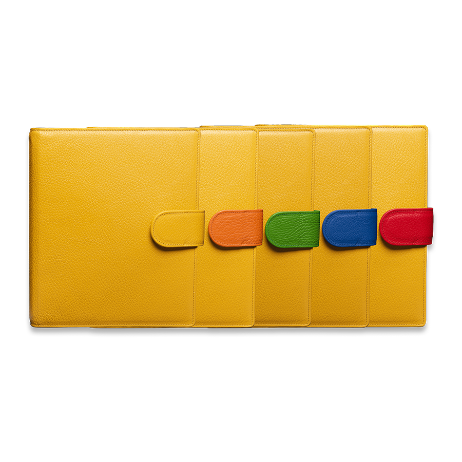 Das Bunte Ringbuch in Gelb mit verschiedenen Laschen Das Bunte Ringbuch in Gelb mit verschiedenen Laschen