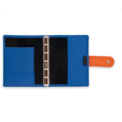 Das Bunte Ringbuch blau mit roter austauschbarer Lasche offen Das Bunte Ringbuch blau mit roter austauschbarer Lasche offen