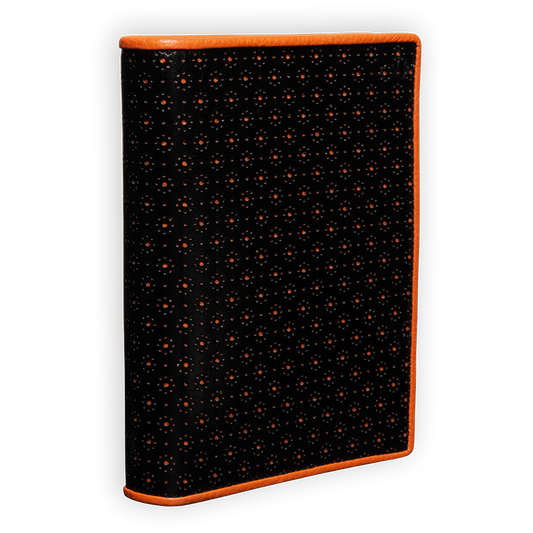 Handgemachtes dot. Designbuch perforiertes schwarzes Arizona-Rindleder orange unterlegt